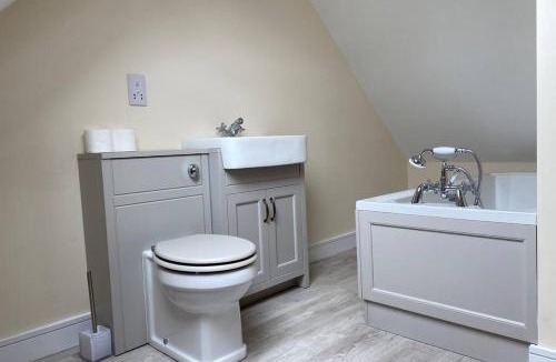 Newmilns Villa | The Hideaway - Farm Stay with hottub, pool table and outdoor cinema