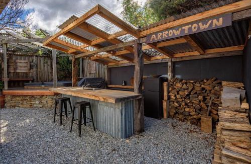 Arrowtown House | The Hillvue with Spa - Arrowtown Holiday Home