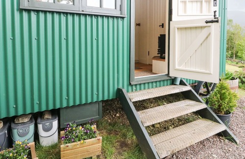 Lochearnhead Cottage | THE HOGGET HUT, romantic in Balquhidder, Perthshire, Scotland