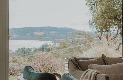Great Bay House | The House On Bruny - 8 guests, centrally located, indoor fire, fire pit, coffee.