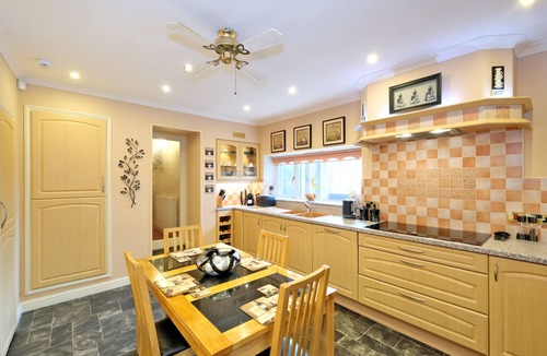 Central Aberdeen House | The Jays Guest House