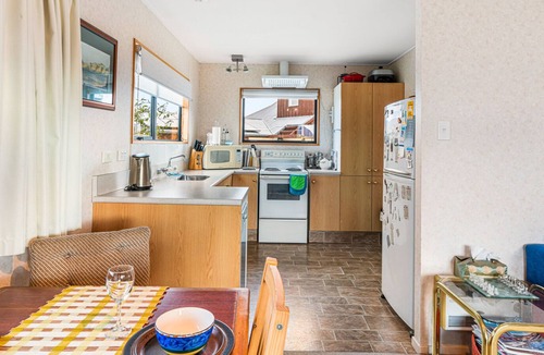 Lake Hawea House | The Lake Base - Lake Hāwea Holiday Home