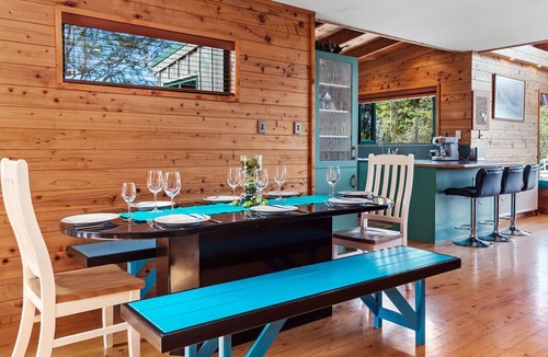 Lake Tarawera Cottage | THE LAKEVIEW CHALET - LAKE TARAWERA HOLIDAY HOME in Oneroa