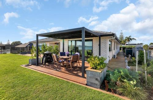 One Tree Point House | The Leading Light - One Tree Point Holiday Home