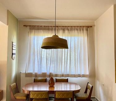 Varipetron House | The Leaf House