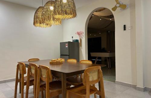 Kuala Lumpur House | The Little Bali - 6Room - 18Pax