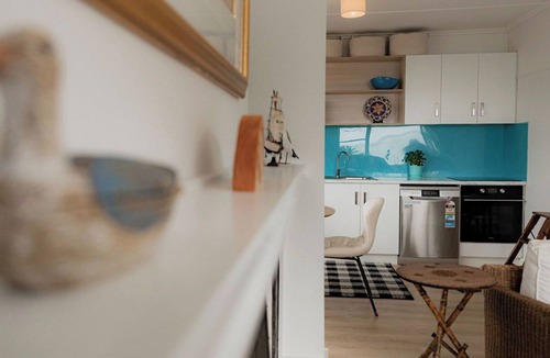 St Helens Apartment | The Little Pearl - Front row at Beauty Bay