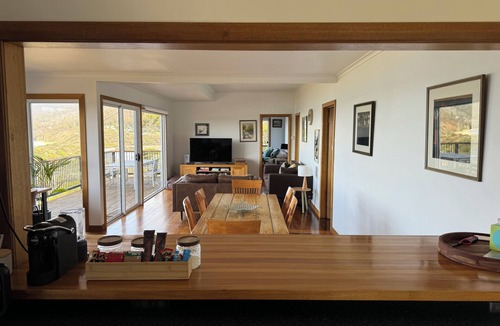 Eaglehawk Neck House | The Lookout at Pirate's Bay. 3BR, 2BA, ocean views, pool table, arcade machine