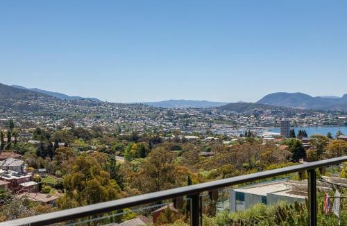 Sandy Bay Apartment | The Lookout