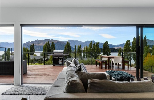 Wanaka House | The Lookout: Lake Views