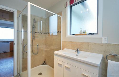 Kaikoura House | The Lookout, Spacious, Stunning Views - KK12632