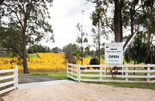 Relbia House | The Magpie - Two-bedroom cottage at Bundaleera Vineyard