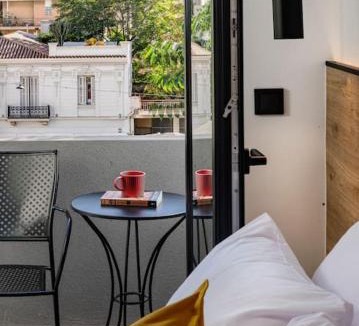 Kerameikos Apartment | The Meta Stay - Sunny Getaway with Rooftop Access