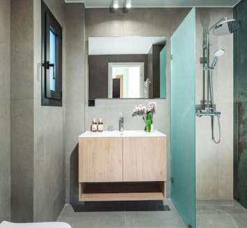 Kerameikos Apartment | The Meta Stay - Sunny Getaway with Rooftop Access