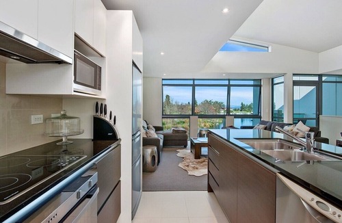 Taupo Cottage | The Mooring - Lake Taupo Holiday Apartment