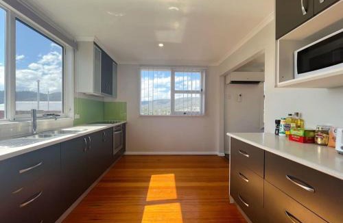 Risdon Vale House | The Mountain Riveting House at Risdon vale