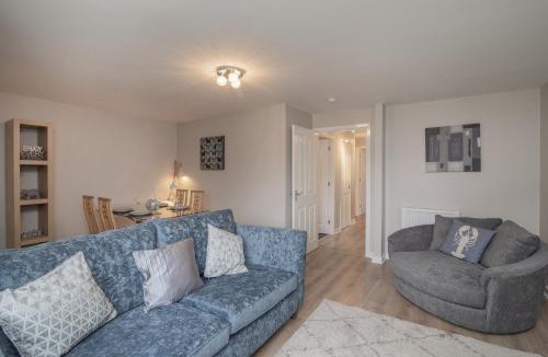 East End House | The Nelson - Spacious City Property and Free Parking