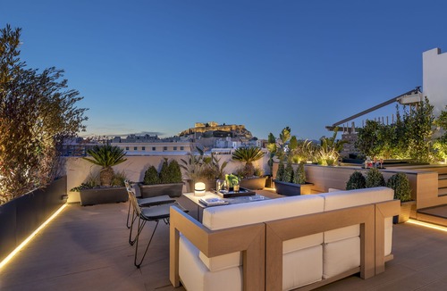 Mets Apartment | The Newel Acropolis