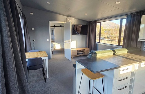 Lowburn House | The Not so Tiny Home. A quiet retreat in the heart of Central Otago, New Zealand