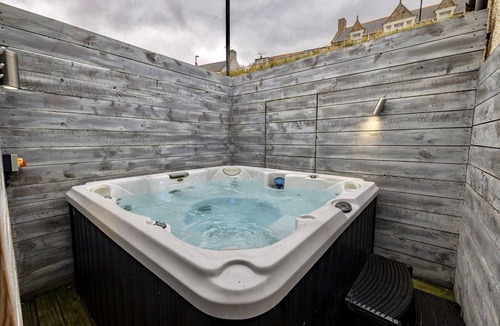 Banff Cottage | The Old Customs House - a house that sleeps 10 guests in 4 bedrooms