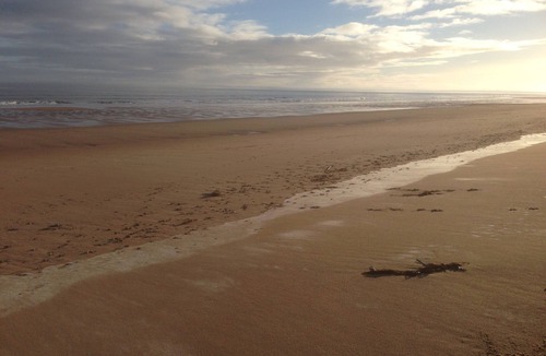 Brora House | The Paddock is by the 12th Tee of Brora GC and 100 yards from the beach