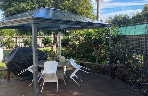 One Tree Point House | The Palms on Bermuda:nA tropical Oasis 100m to the Harbour’s edge.