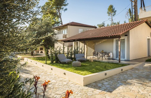 Lassi Apartment | The perfect choice for a family or a group of friends close to the best beaches