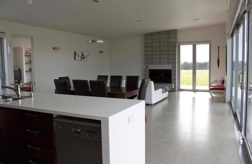 Matapouri Cottage | The Perfect Degree - Sandy Bay Holiday Home