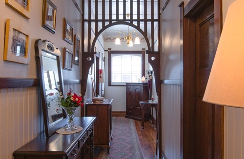 Smithton Bed & Breakfast | The Postmaster Inn Bed and Breakfast - Smithton R2, Free Continental Breakfast