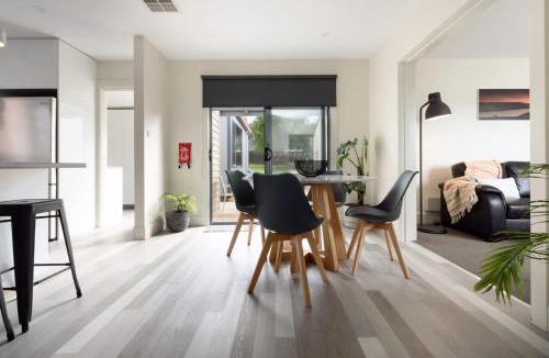 Riverside House | The Riverside Hideaway - A Tranquil Escape