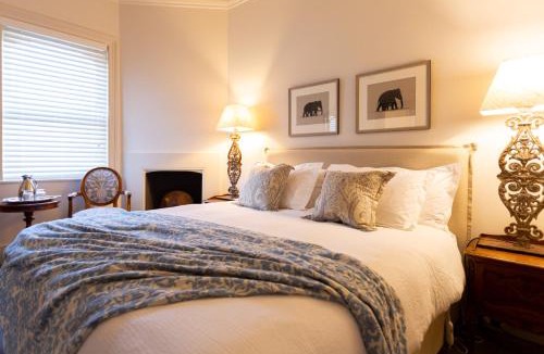 Sandy Bay Bed & Breakfast | The Rivulet