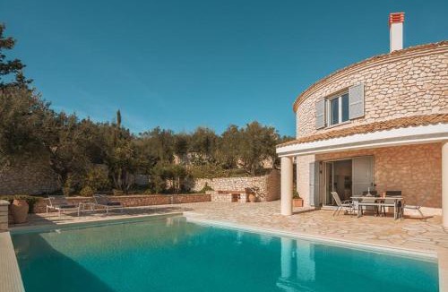 Ieromonachos Villa | The Round House