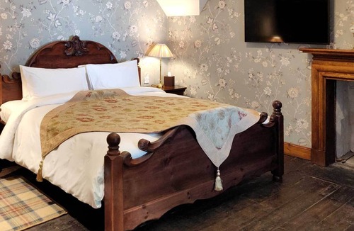 Invergarry Bed & Breakfast | The Rowanberry Suite is named after the Highlands distinctive Rowanberry trees.