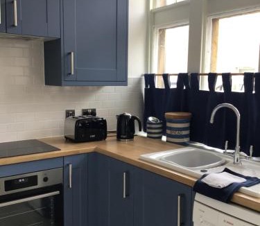 Port Seton Apartment | The Store, harbour holiday cottage