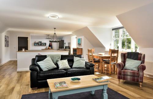 Perth House | The Studio at Pitmeadow Farm