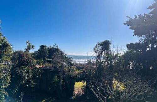 Hokitika House | The Sundowner Beach Club