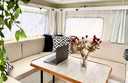 Zitsa Apartment | The Tokyo Drift Caravan