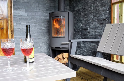 Mouswald Cottage | The Tranquil Orchard - Woodpecker-UK31339
