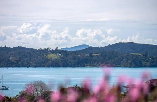 Paihia Villa | The Tree Tops Oasis