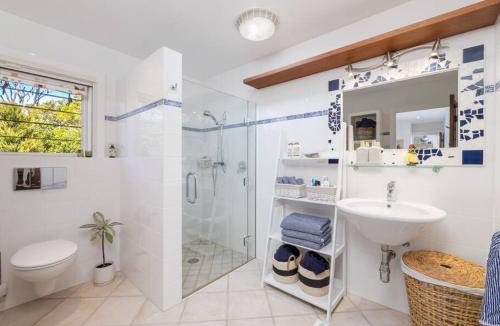 Paihia Villa | The Tree Tops Oasis