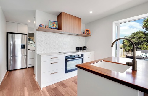 Raglan House | The Ultimate on Bow - Raglan Holiday Home
