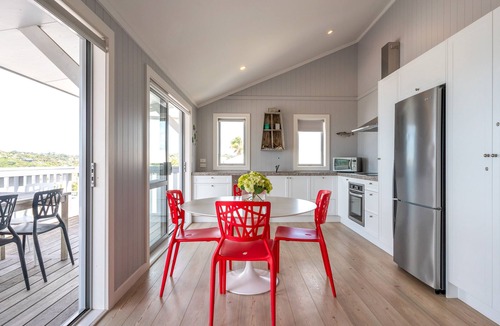 Oneroa Apartment | THE WAIHEKE PAD | Be My Guest