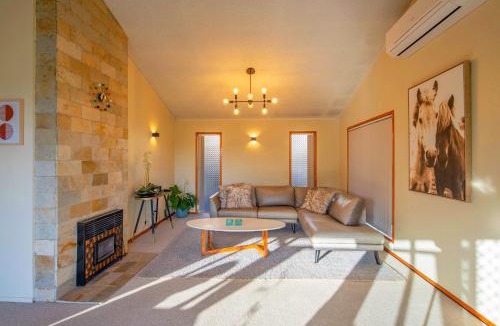 Massey House | The waterfront 361-With sea view, skysport and air conditioner in each bedroom