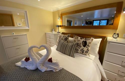 Rashfield Cabin | The Wee Ludging Cottage, Rashfield, by Dunoon