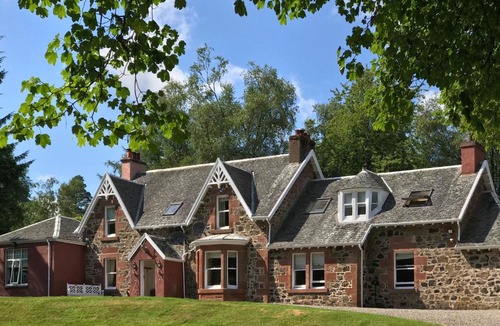 Glasgow Hotel | The West Highland Way Hotel and Campground Rooms and Pitches