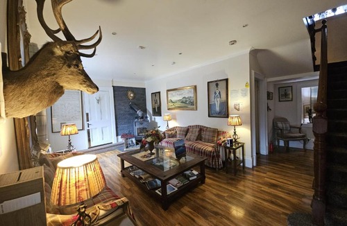 Glasgow Hotel | The West Highland Way Hotel and Campground Rooms and Pitches