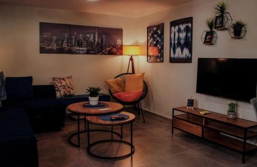 Ampelokipoi-Menemeni Apartment | TheUrbanLoft