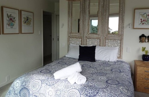 Ostend House | This beautiful 1950’s home