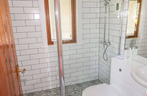 Sandyhills Cottage | THISTLE DUBH ("DOO"), pet friendly, with a garden in Colvend
