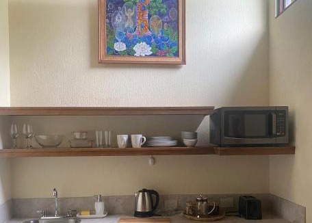 Escazu Bed & Breakfast | Tierra Magica B&B and Art Studio
